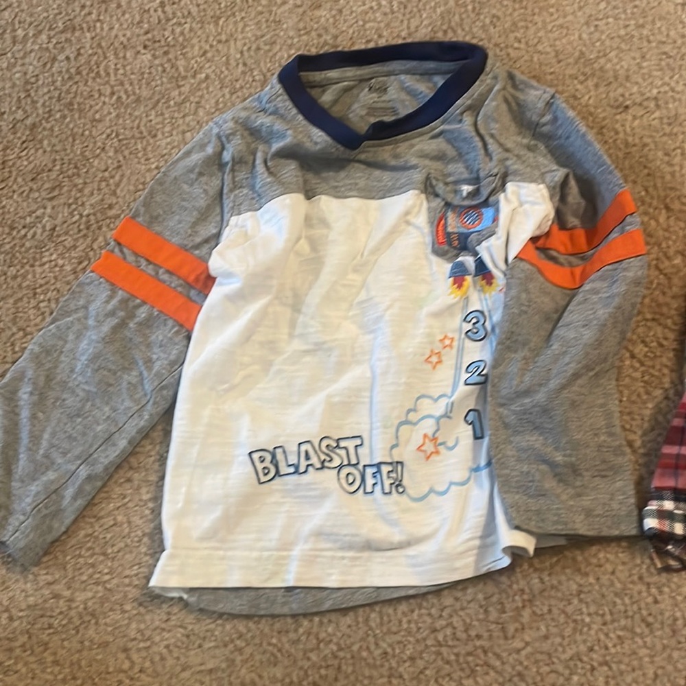 Boys rocket ship long sleeve shirt size 4T